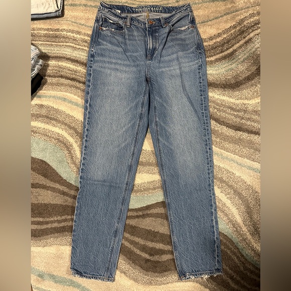 AMERICAN EAGLE MOM JEANS - Picture 2 of 4